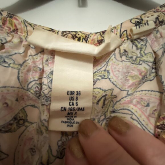 H & M Logg Sleeveless Top - Picture 5 of 6